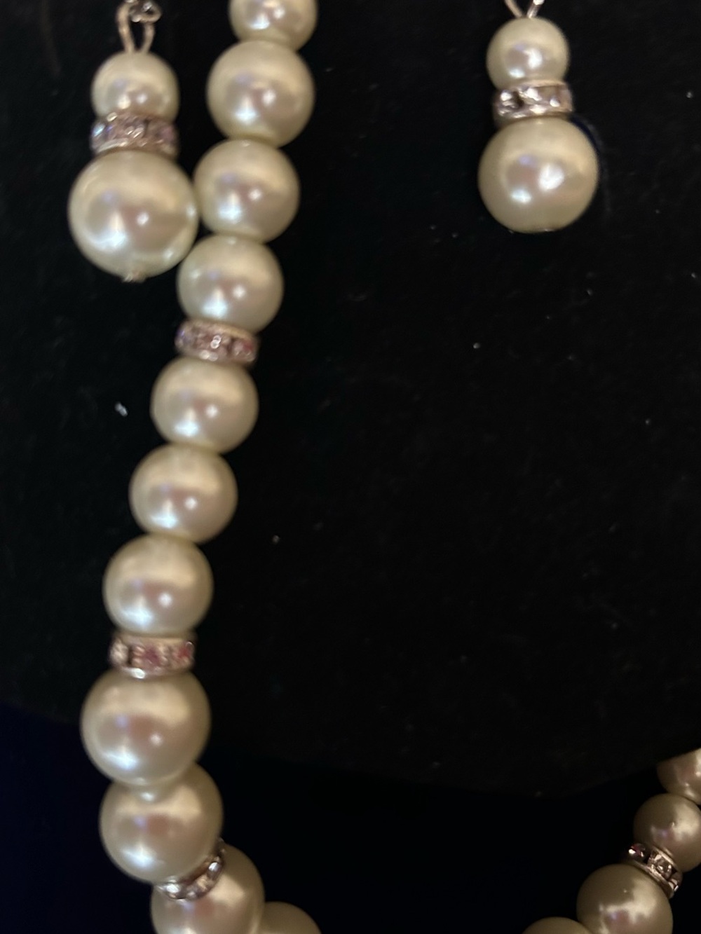 NWOT. Elegant Cream faux Pearl Bead Necklace with Matching Earrings.